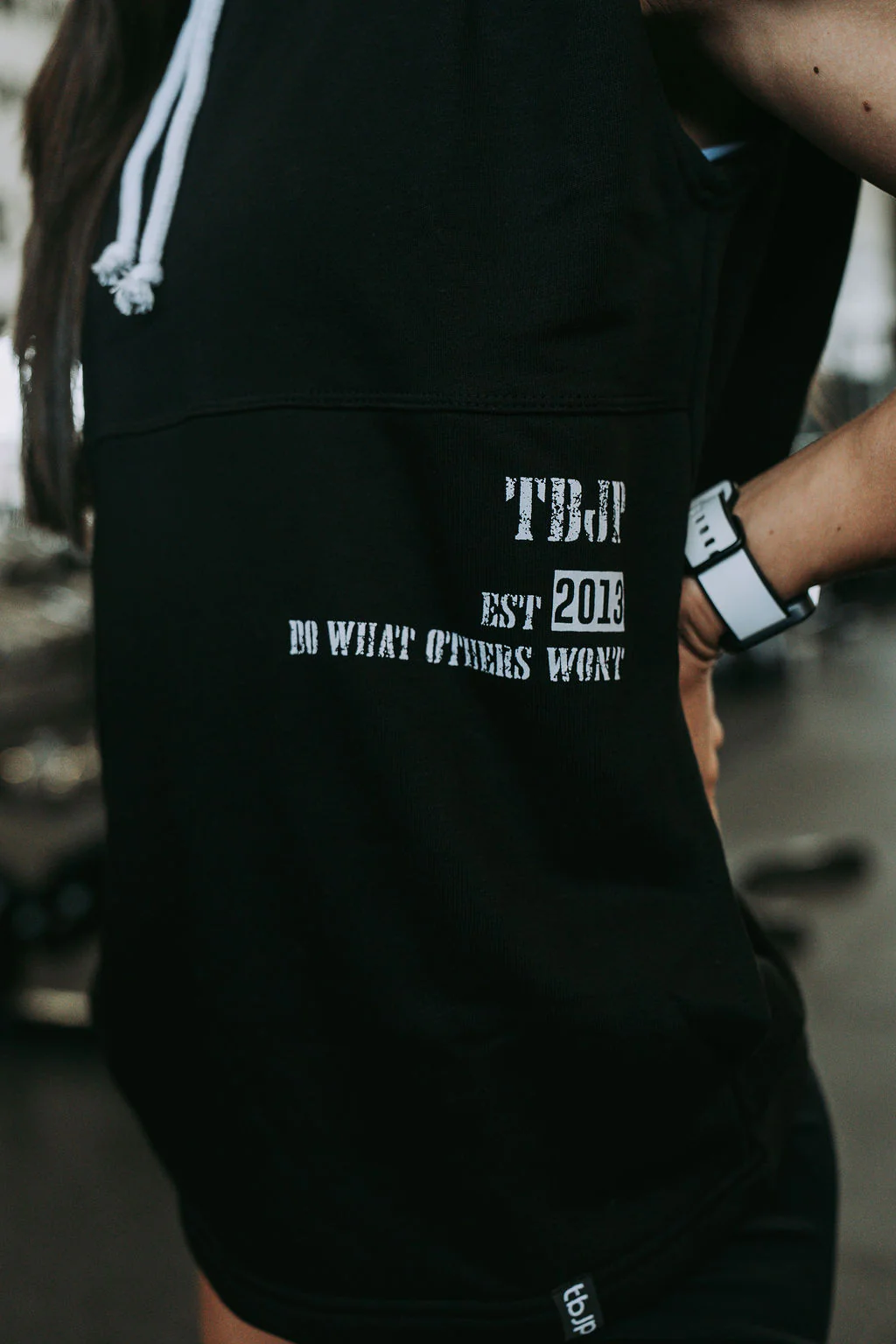 Do What Other Wont Sleeveless Hoodie in Black - Image 5